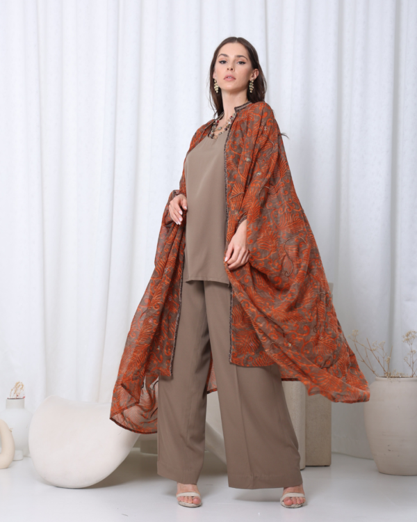 3-piece set with inner, trouser, and cape